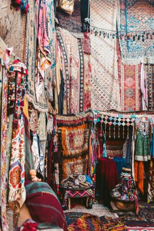 Cappadocia Photoshooting  Tour in Colurful Carpet Shop